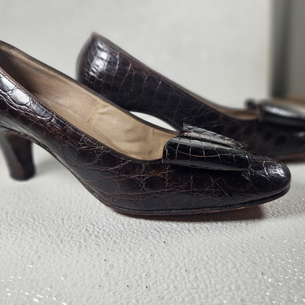 Tha Woodward Shop Hudsons vintage alligator low heeled shoes